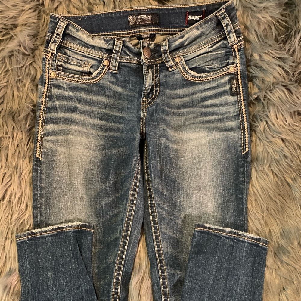 Silver Suki jeans with tan stitching. W28/L31